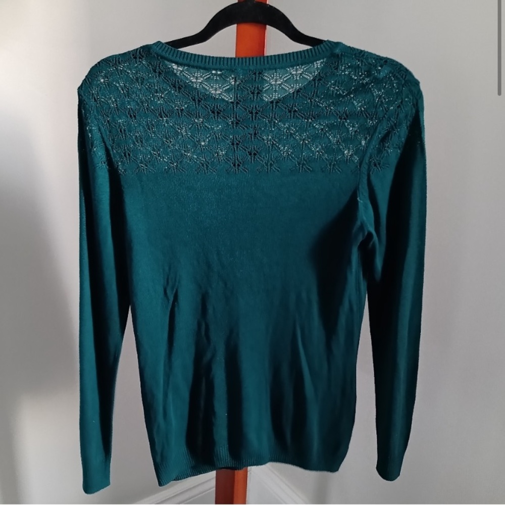 4/$25 Crochet detail top